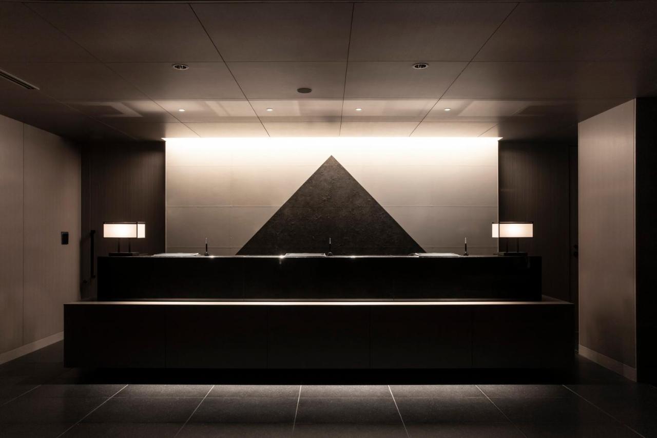 The Royal Park Hotel Iconic Kiotó Kültér fotó The reception desk at the 21st Century Museum of Contemporary Art, Kanazawa, Japan