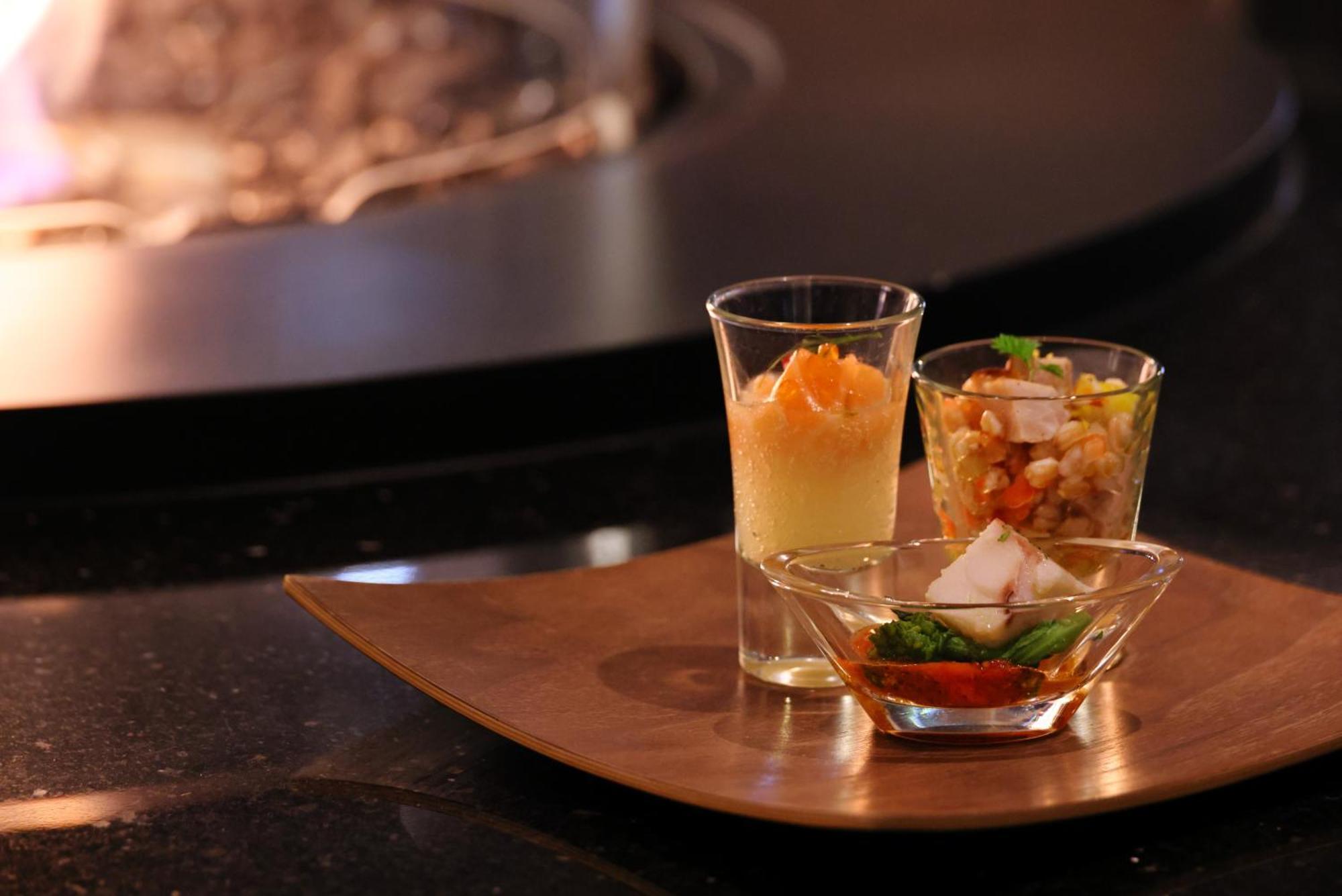 The Royal Park Hotel Iconic Kiotó Kültér fotó A selection of amuse-bouches