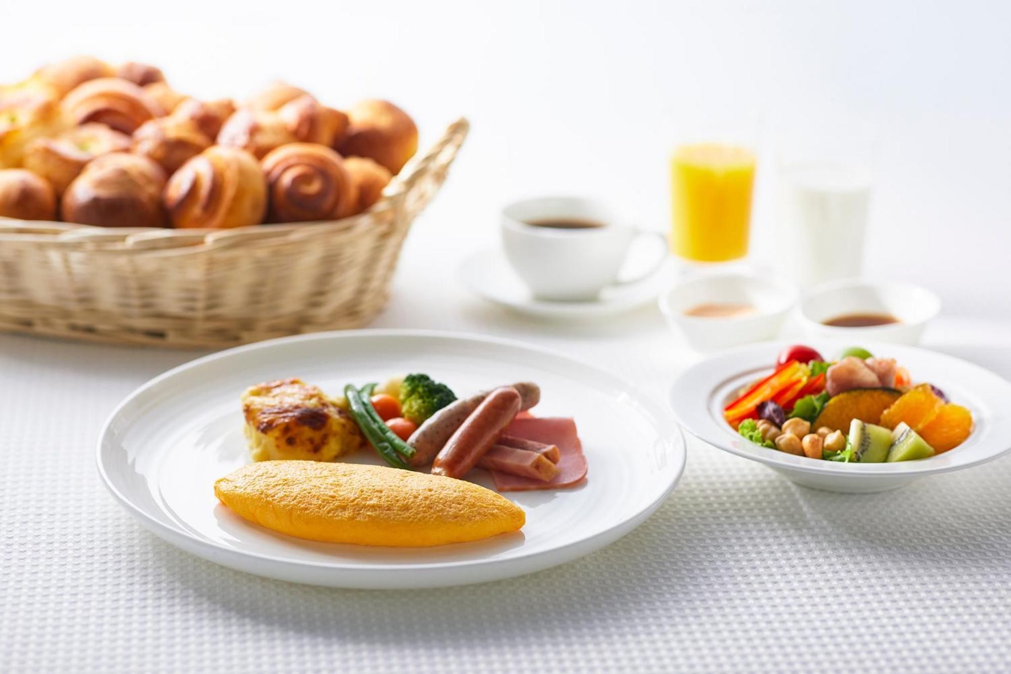 The Royal Park Hotel Iconic Kiotó Kültér fotó A typical inflight meal
